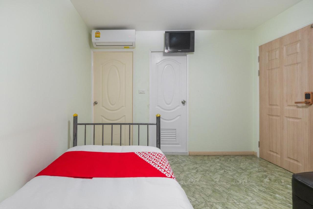 Sp Park Thaphra Hotel Bangkok Exterior photo